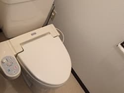 シャワートイレ完備